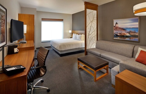 Warwick Hotel | Hyatt Place Warwick/Providence Airport