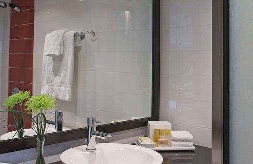 Wellington Place Hotel | Hyatt Regency Toronto