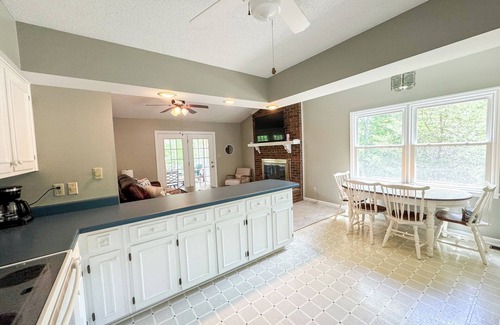 Leasburg House | Hyco Hills Hideaway- private location, close to VIR, fast wi-fi, HOT TUB