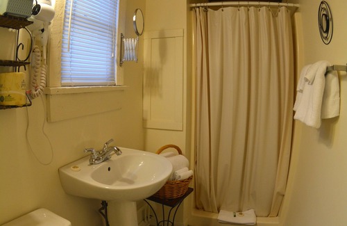 Waitsfield Hotel | Hyde Away Inn