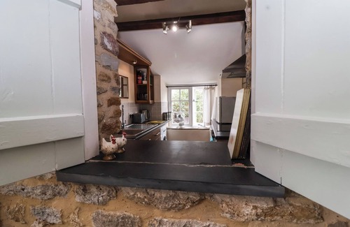 Barwick House | HYDE COTTAGE, romantic, with a garden in Yeovil, Somerset