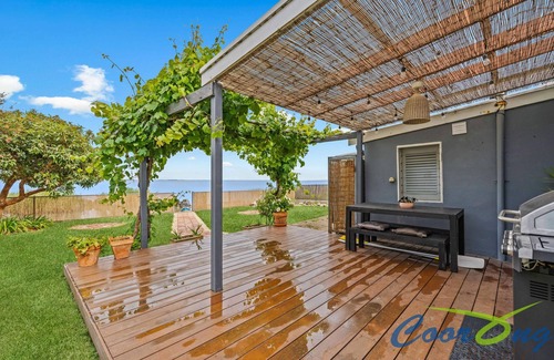 Bonney House | Hyde Cottage Summary: