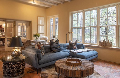 North Hills House | Hyde Park Haven - Across the Street from 10,000 Waves!