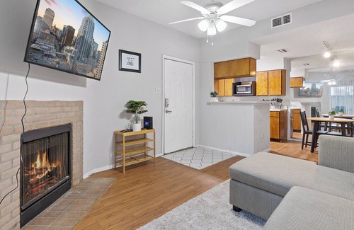 North University Apartment | Hyde Park Haven: Prime Location Near UT & Downtown