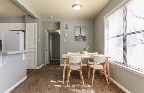 Hyde Park House | Hyde Park Historic District - Close To Everything Austin Has To Offer!