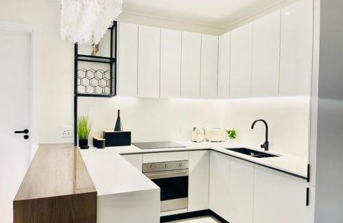 Greater Johannesburg Metropolitan Area Apartment | Hyde Park Sandton Luxury 2BR Top Floor