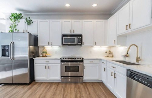 North Hyde Park House | Hyde Park/SoHo/Downtown 2/2 Townhome