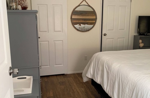Lakeport House | Hyde’s Hydeaway