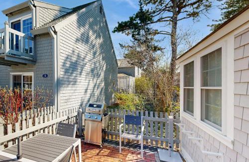 Mashpee House | Hydrangea Cottage