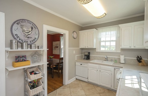 East Nashville House | Hydrangea: Golf Views, Porch Vibes, 3mi Broadway!