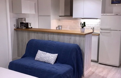 Hyeres City Centre Apartment | HYERES city center: charming studio in excellent condition - special discount end of August
