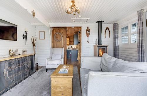 Henshaw House | Hygge Cabin