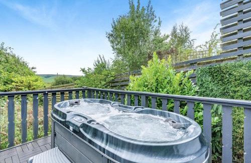 Henshaw House | Hygge Cabin