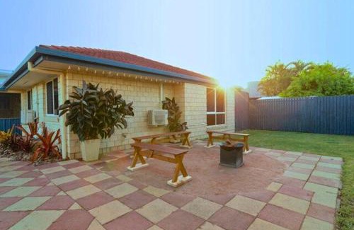 Eli Waters Apartment | 'Hygge' Family-Friendly Comfort in Hervey Bay