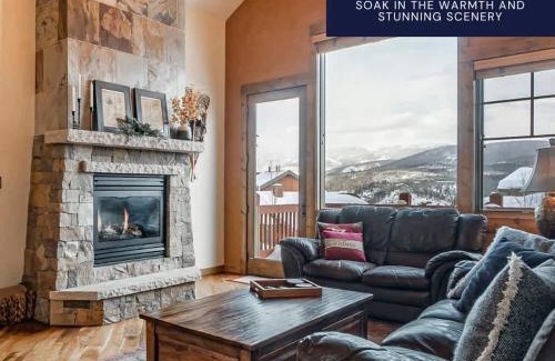 Bear Crossing Ski Chalet | Hygge Hideaway
