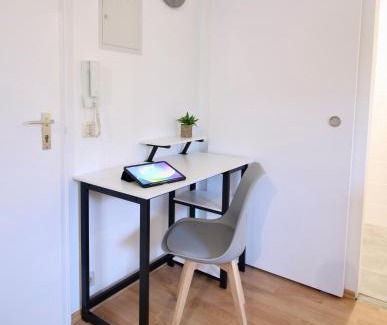 Vahrendorf Apartment | Hygge Homes - 1BR Apartment inkl. TV und Küche