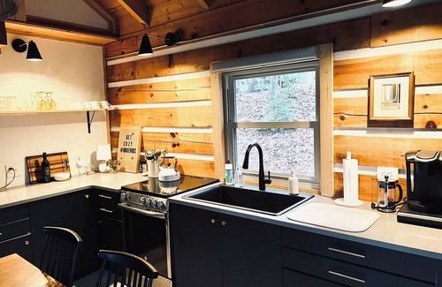 Cashes Valley Cabin | Hygge House | Free Night Offer!