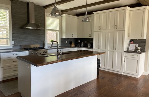 West Sechelt House | Hygge House - Newly upgraded spacious cozy house