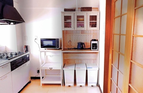 Kashiwa Apartment | HYGGE103 KitchenWashing machineCooking utensils / Kashiwa Chiba
