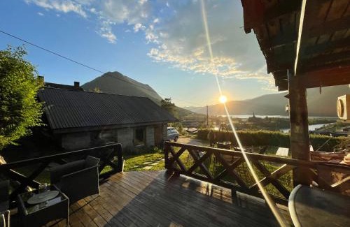 Fossbergom Apartment | Hyggelig og velutstyrt leilighet i Lom sentrum