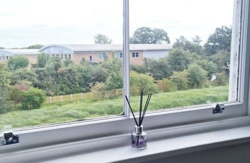 Chelmsford Apartment | Hyland Two bedroom Stylish Apartment