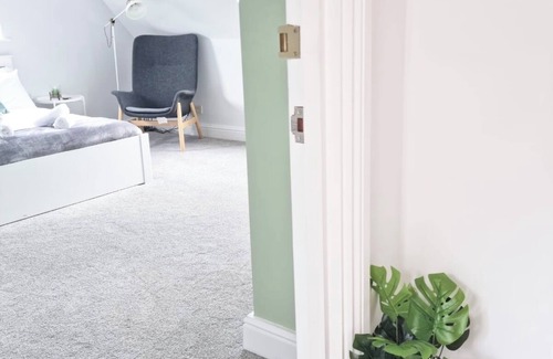 Chelmsford Apartment | Hyland Two bedroom Stylish Apartment