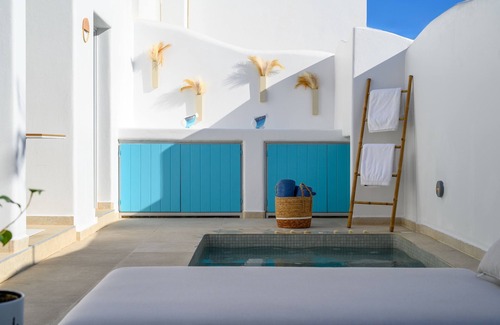 Karterados Villa | Hypnōs boutique villa with amazing heated pool hot tub