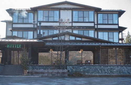 Chino Bed & Breakfast | Hytter Lakeside Lodge