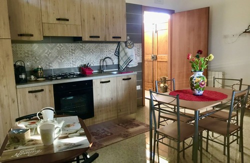 Pennadomo House | I 3 falchi Bed & Breakfast