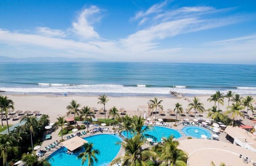 Las Jarretaderas Apartment | I bedroom suite sleeps 2. living room sleeps 4 . kitchenette and bathroomn