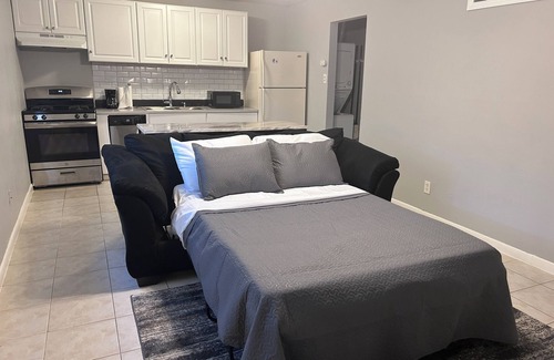 Neartown Apartment | I LOVE HOUSTON…Located in central Houston!