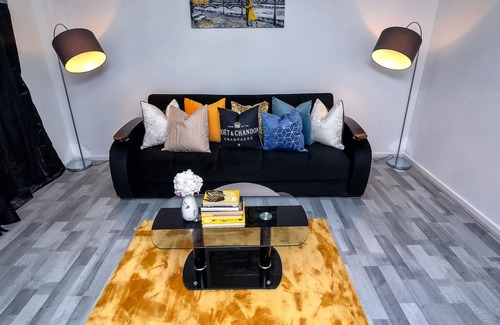 Thamesmead East House | I Love London! A Central 2-Bed Home - Sleep 1-4!