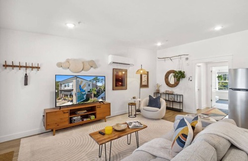 St. Marys Apartment | #I Stylish Bungalow Loft - DT Near to Waterfront