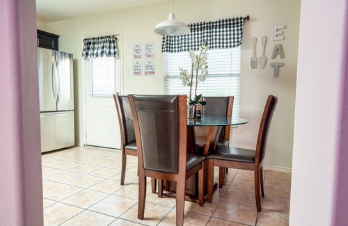 Houston House | IAH* Gameroom *Pool Table * Texas Home Living