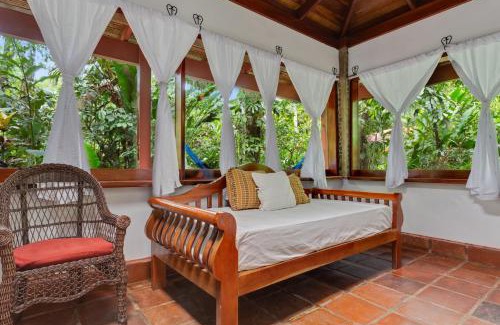 Belmopan Hotel | Ian Anderson Caves Branch Jungle Lodge