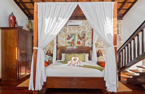 Belmopan Cabin | Ian Anderson's Caves Branch Adventure Co