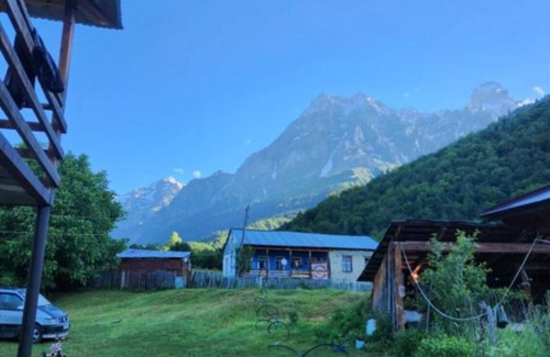 Mazeri Apartment | Iason Guest House in Mazeri- Cozy studio with WiFi, AC in fabulous Mestia