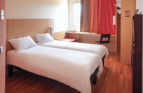Beauvais Hotel | ibis Beauvais Aeroport