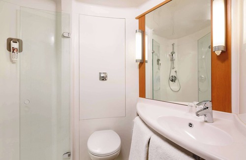 Beauvais Hotel | ibis Beauvais Aeroport