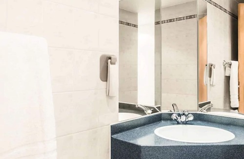 Saltaire Village Hotel | ibis Bradford Shipley