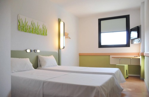 Fontajau House | ibis budget Girona Costa Brava