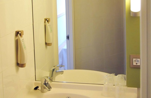 Fontajau House | ibis budget Girona Costa Brava