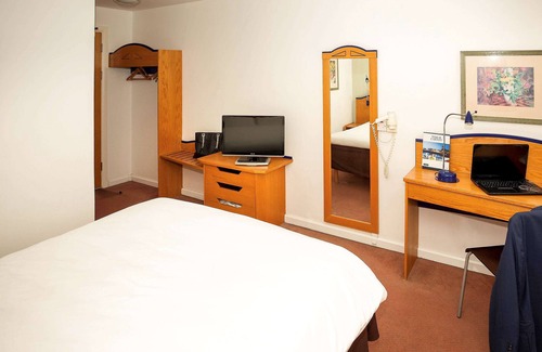 Pontprennau Hotel | ibis Cardiff Gate - International Business Park