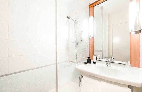 Chatellerault Hotel | ibis Chatellerault