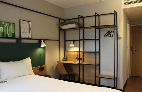 Courcouronnes Hotel | Ibis Evry-Courcouronnes