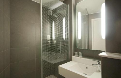 Harlington Hotel | ibis London Heathrow Airport