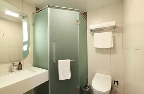 Pudong Hotel | ibis Shanghai International Tourism Resort Xiupu Road