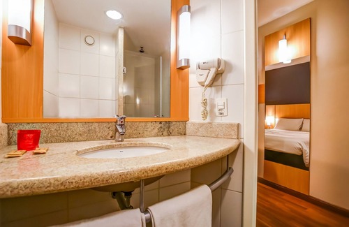 Jardim da Penha Hotel | ibis Vitoria Praia de Camburi