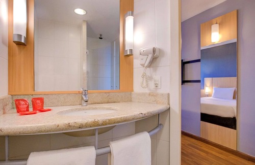 Jardim da Penha Hotel | ibis Vitoria Praia de Camburi