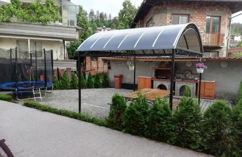 Tryavna House | Iceberg